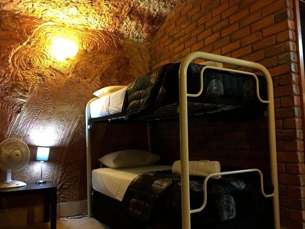 The Lookout Cave Underground Motel Coober Pedy Exteriér fotografie