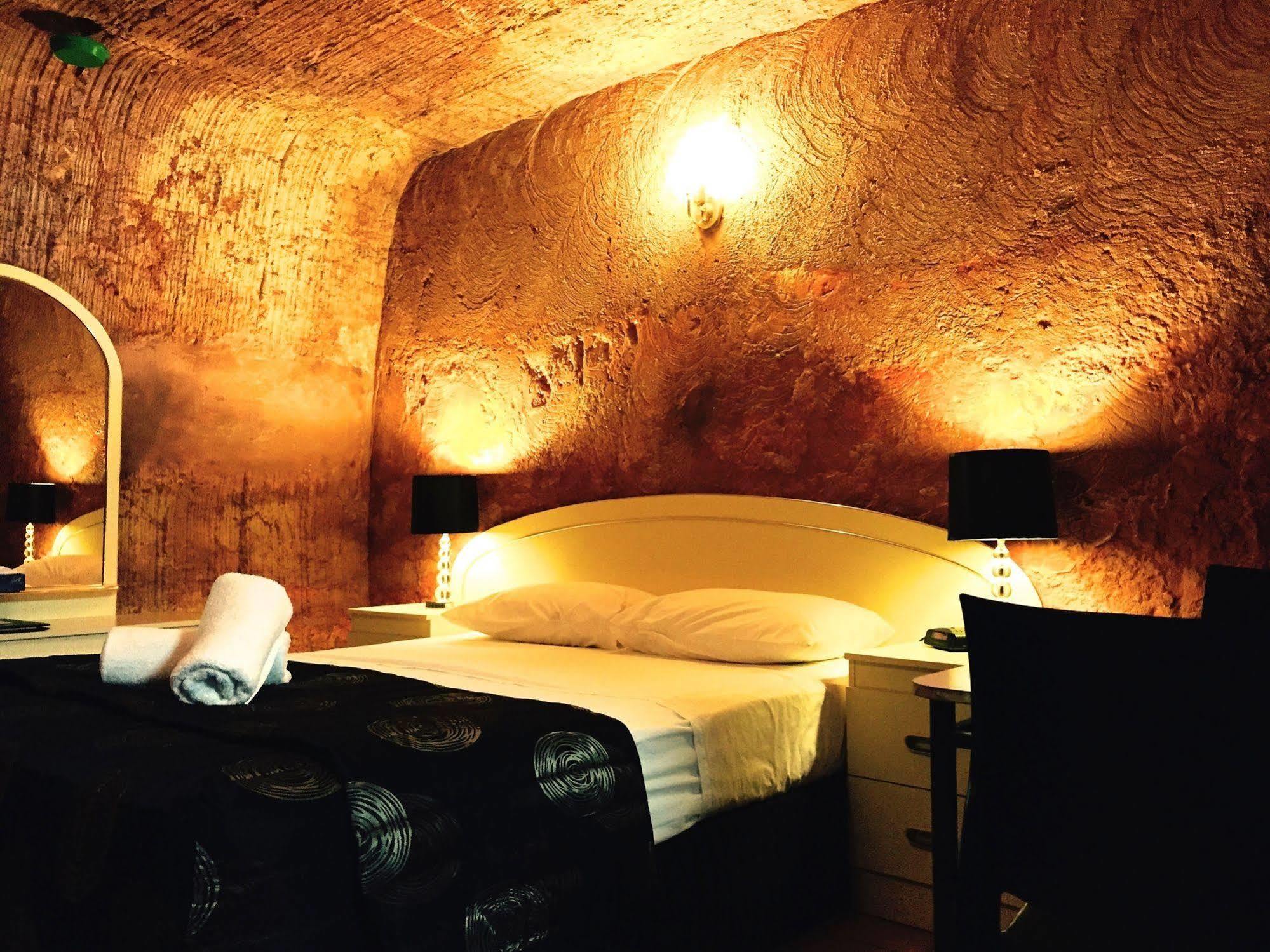 The Lookout Cave Underground Motel Coober Pedy Exteriér fotografie